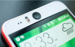 HTC Desire Eye камера фронтальная